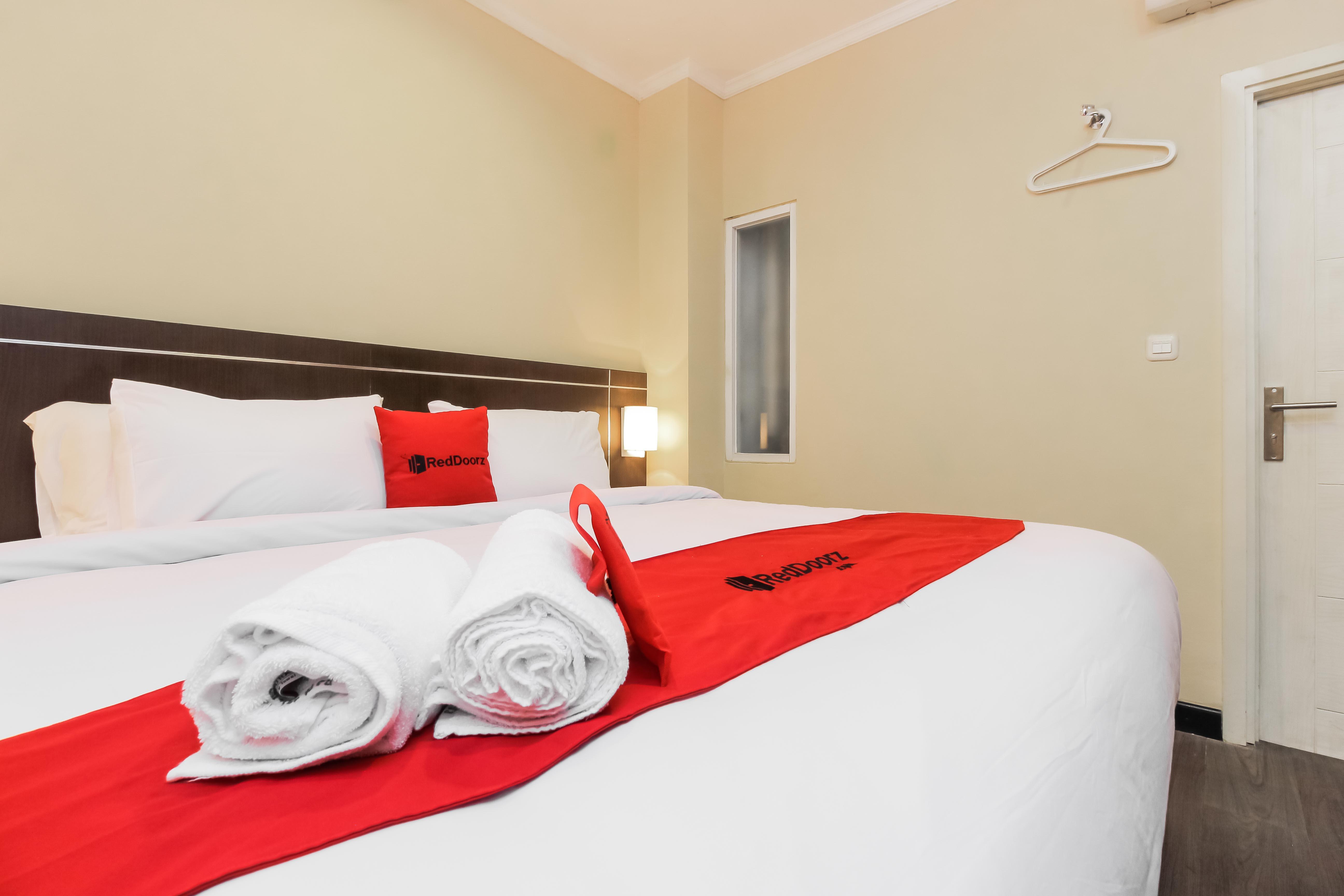 Reddoorz Plus @ Thamrin Jakarta Exterior photo
